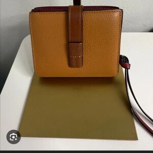 Elegant Tan Leather Women's Bag